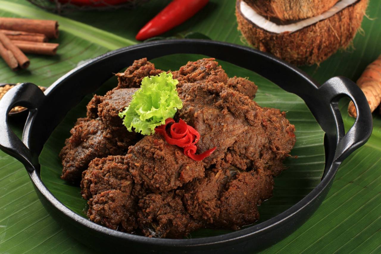 Rendang: Sensasi Gurih Pedas yang Bikin Ketagihan