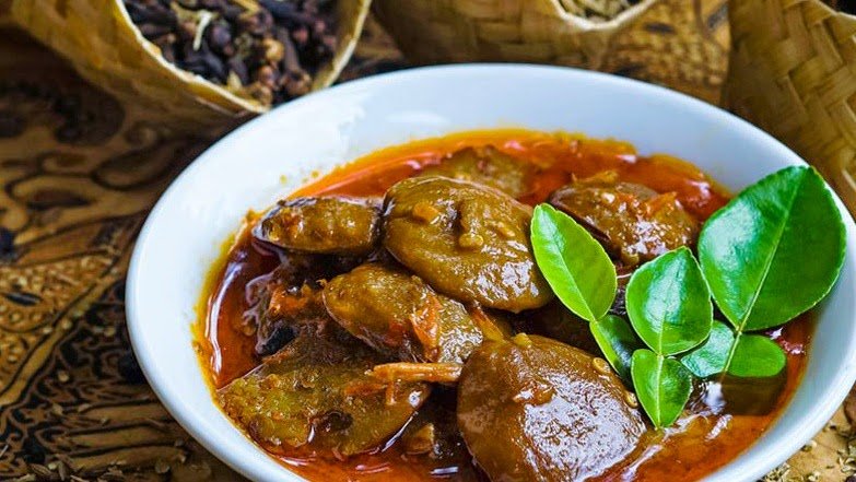 A Deep Dive into Semur Jengkol: Exploring the Indonesian Culinary Gem